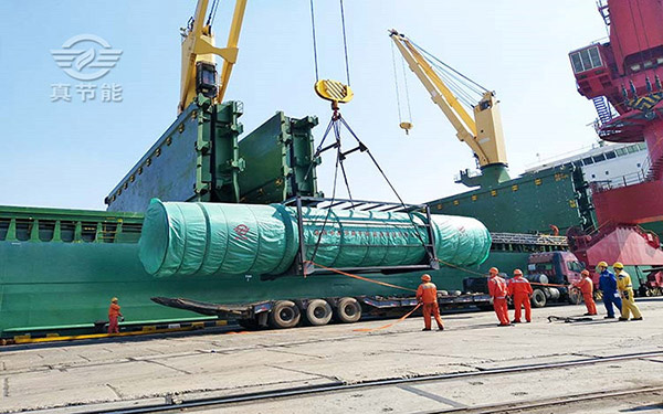 電鍍污泥干燥設(shè)備吊裝現(xiàn)場(chǎng)