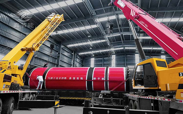 有機污泥干燥機吊裝現(xiàn)場